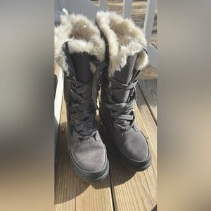 Sorel boots waterproof size 6